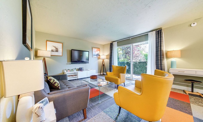 Renton Condo | Modern Home Between Seattle, Tacoma & SEA Airport