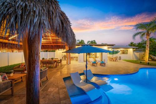 Coral Ridge Isles House | Modern Home w Private Suite Pool & Tiki Hut