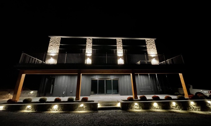 Bedford House | Modern Home with Cabin Vibes next to Omni Bedford Springs Resort