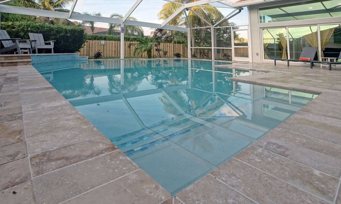 Coral Springs Villa | Modern House near the Downtown Heated Pool Pet Friendly Whirlpool Spa Playroom