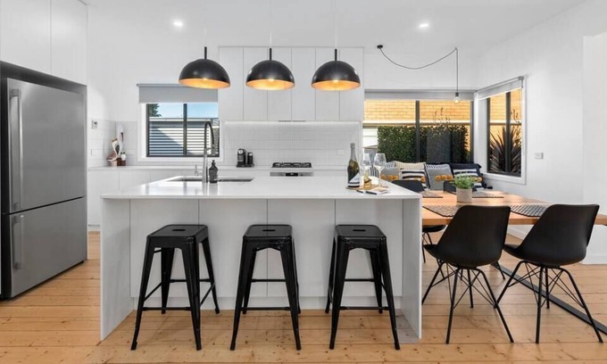 Hamlyn Heights House | MODERN IN THE HEIGHTS - Church Street Renovated Getaway