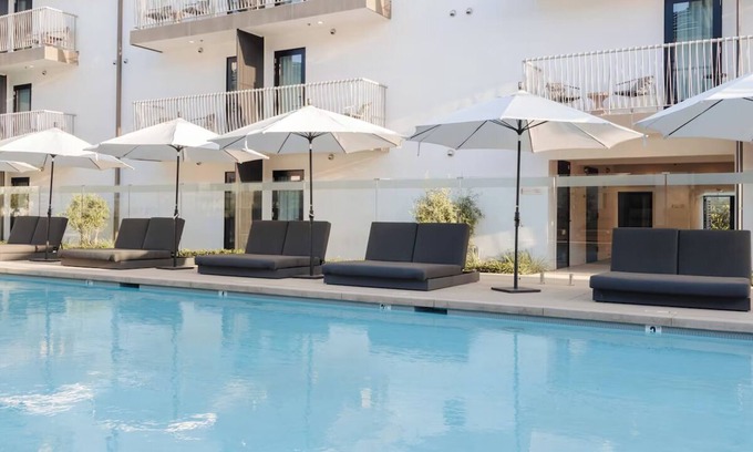 Inglewood House | Modern Inglewood Retreat | Room with Balcony | Near Hollywood Park