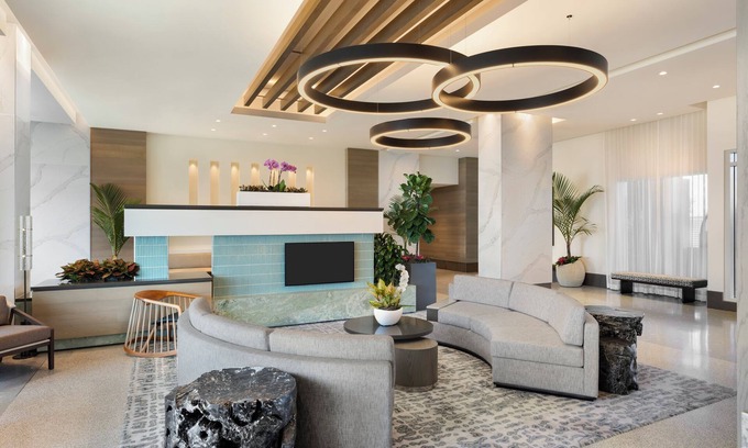 Charlotte Harbor Hotel | Modern King Studio Close to Dining, Shopping, and Waterfront Parks