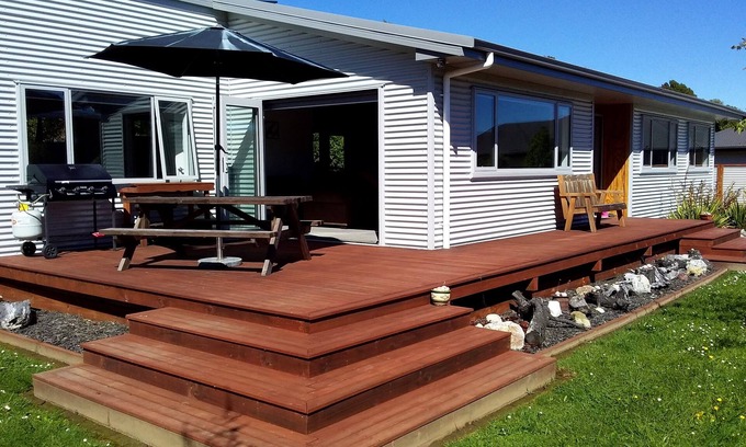 Pohara House | Modern 'Kiwi Bach' Holiday Home so Close to the Beach! The perfect retreat!