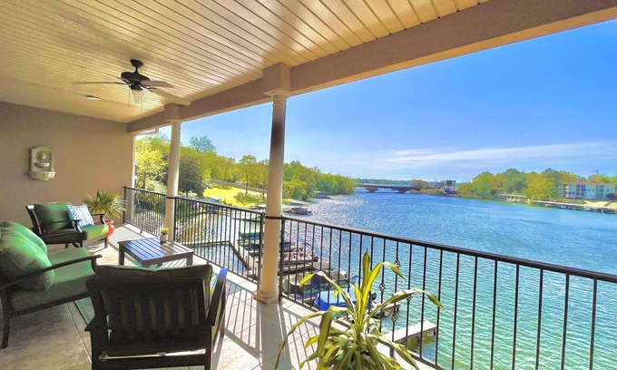 Lake Hamilton Condo | Modern Lake Hamilton Condo w/180° Lakefront View-Main Channel, Central Location!