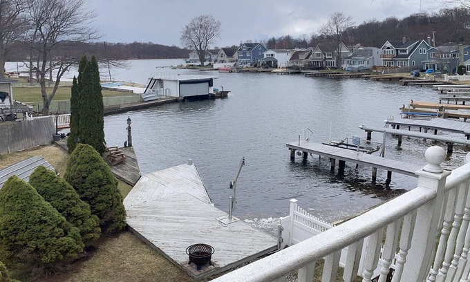 Lake Hopatcong House | Modern Lakefront at Sunset Cove Perfect for any occasion!