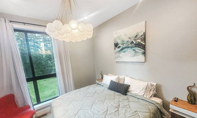 Cottage Lake Apartment | Modern Lakeview AUD Studio W/Private Patio & KTN