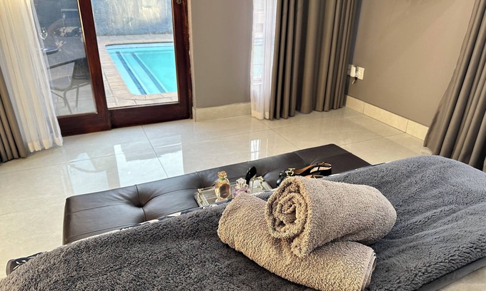 Meyersdal House | Modern lovely 3 bedroom retreat with pool and kitchen with essentials
