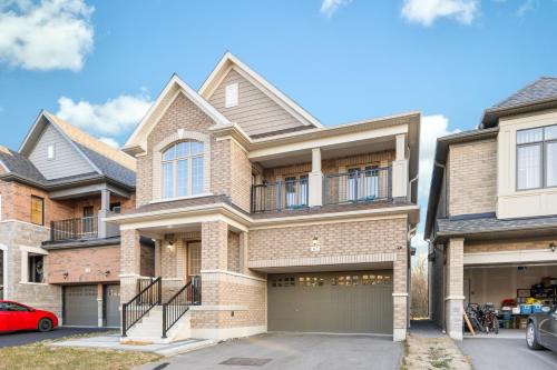 Whitby Apartment | Modern Lower 2BR - Near Restaurants, River, Parks! Whitby