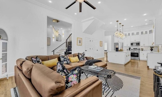 College Park House | Modern Luxe Stay in Atlanta