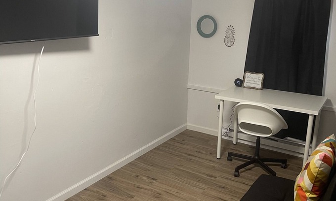 Willimantic Apartment | Modern Luxury Downtown Apartment-3 minutes from Eastern University