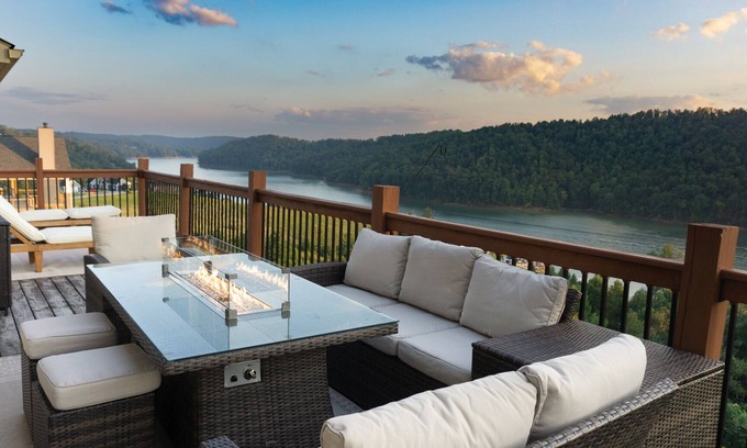 La Follette House | Modern, Luxury, Lake House with a View (Covered Boat Slip w/Lift Included!)