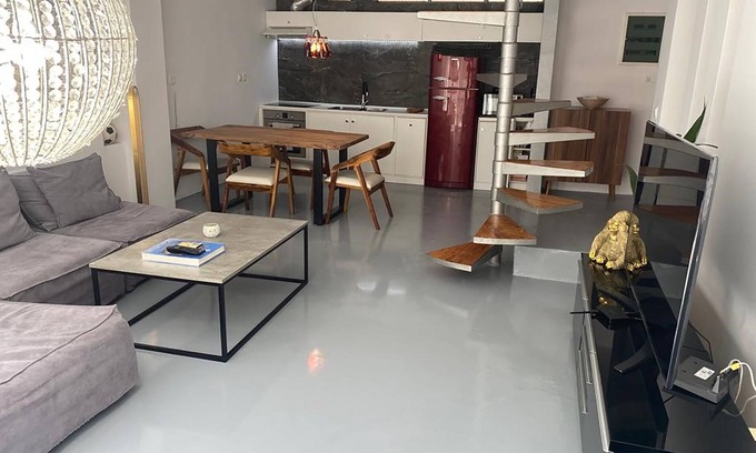Vari-Voula-Vouliagmeni Apartment | Modern Maisonette/5 minutes from the beach!
