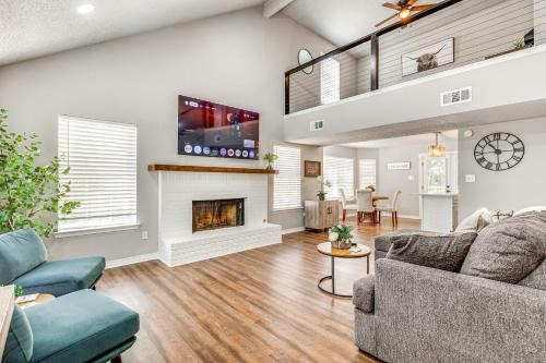 Saint Elmo House | Modern Mobile Home with Deck and Fully Fenced Yard!