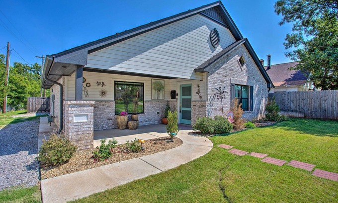 Central Oklahoma City House | Modern OKC Retreat: Half-Mile to Plaza District!