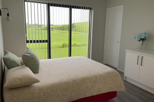 Hunua House | Modern One Bedroom Unit with Private Entrance Near Hunua Falls