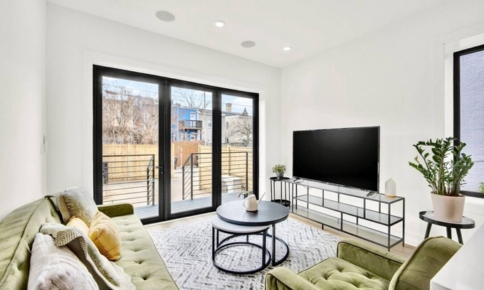 Truxton Circle Apartment | Modern & Private Getaway Minutes to Capitol Hill!