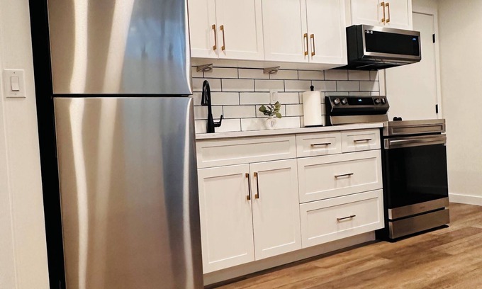 Saskatoon Downtown Apartment | Modern private suite basement retreat