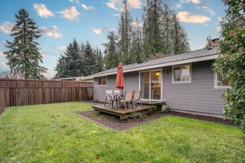 Summit House | Modern Puyallup Townhome with Backyard and Fireplace
