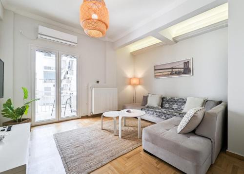 Koukaki Apartment | Modern&Quiet 2BD apt on a pedestrian