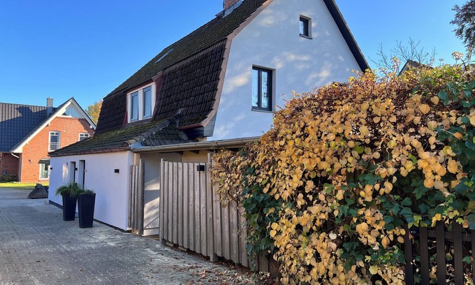 Seevetal Apartment | MODERN, QUIET, CENTRAL HVV connection from Hittfeld station: 15 min. to HH main station.