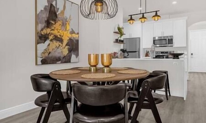 Sunset Ridge House | Modern Retreat 4BR | BBQ | PETS | 15 mi to Disney