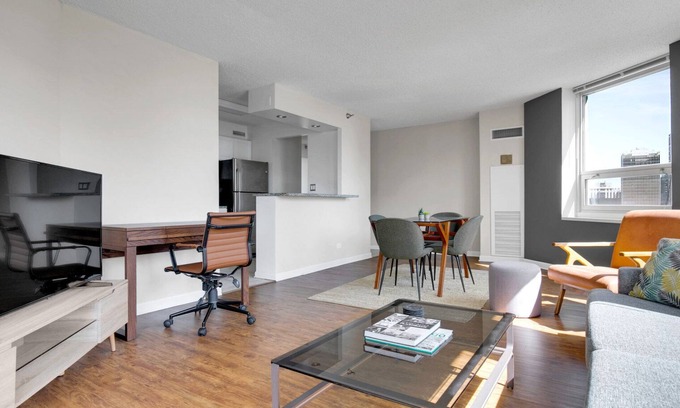Rush and Division Apartment | Modern River North 1BR w/Gym + W/D near Mag Mile by Blueground