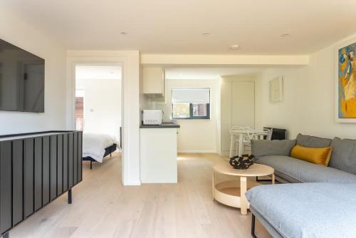Matching Green Apartment | Modern self contained one bedroom with garden