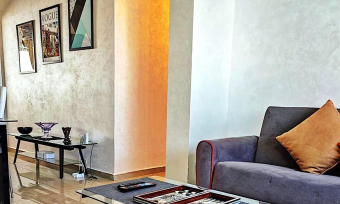 Hjar Ennhal Apartment | Modern serenity in elegant flat