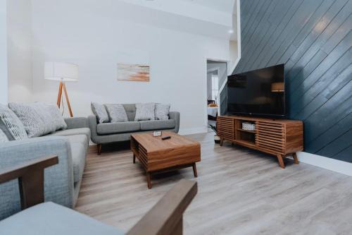 Soulard Apartment | Modern Soulard 4BR-2BR Group Haven Patio & Fun