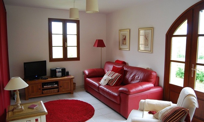 Brantome-en-Perigord House | Modern Spacious Villa 15 minutes walk to the centre of Brantome