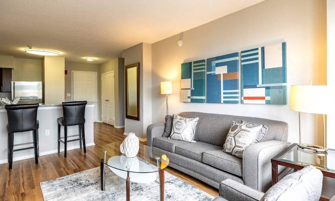 White Plains Apartment | Modern & Spacious Apt Close to NYC-BSC-221G