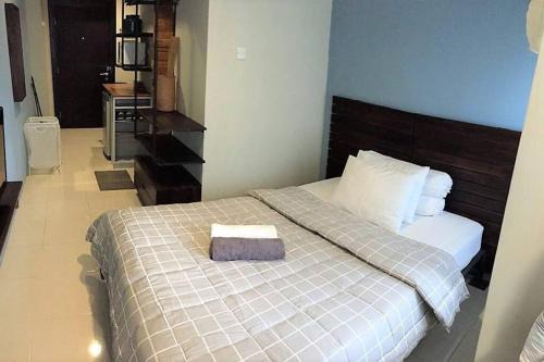 Jakarta Apartment | Modern Studio at Nifarro Park Apartment