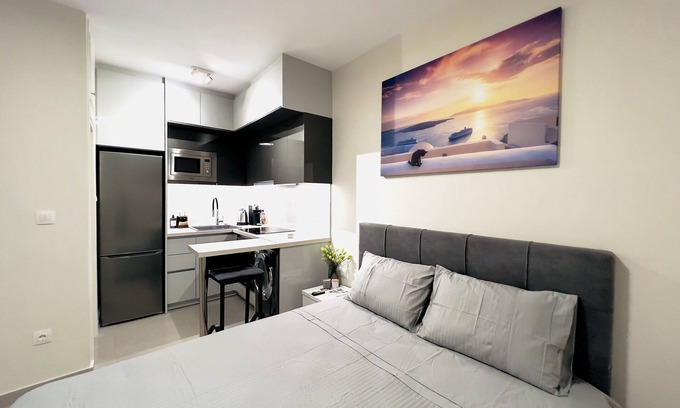 Elliniko-Argyroupoli Apartment | Modern studio between city center and Glyfada (5 mins from metro Elliniko)