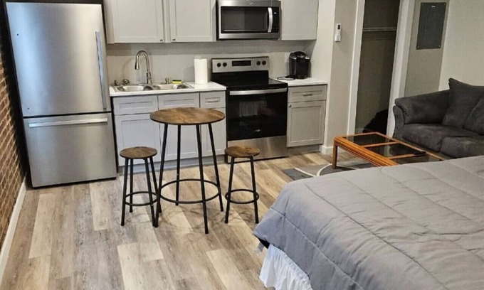 Maryville Apartment | Modern Studio with Private Deck-Unit 204