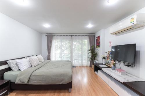 Nimman Apartment | Modern Style 1BR/Large balcony at Nimman