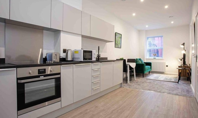 Bolton Apartment | Modern & Stylish 1 Bedroom Apartment in Bolton