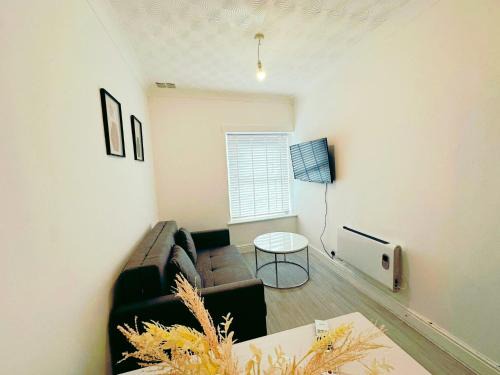 Bridgend Apartment | Modern & Stylish 1 bedroom flat in Bridgend town