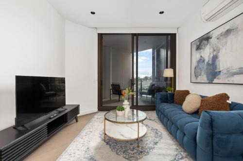 Alphington Apartment | Modern & Stylish 1BR Apt w Balcony, WiFI & Parking