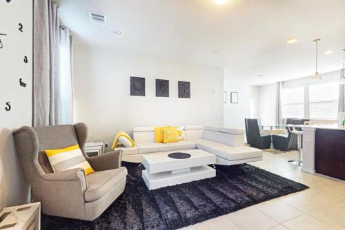 Travis County House | Modern & Stylish Retreat Near Downtown- New Home