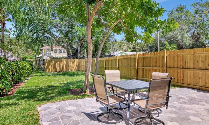Tarpon River House | Modern Sunny Retreat, Close to Downtown