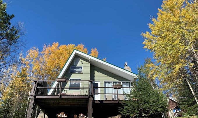Machin Cabin | Modern Tiny Home on the Lake