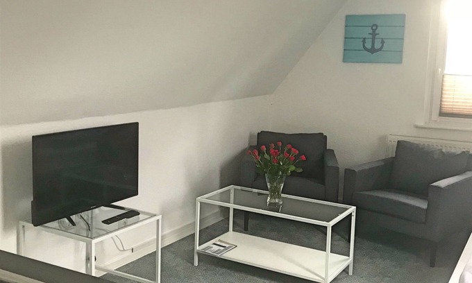 Rellingen Apartment | Modern top floor apartment, Hamburg North-West, FREE Wifi