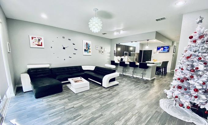 Orlando House | Modern Townhome Orlando