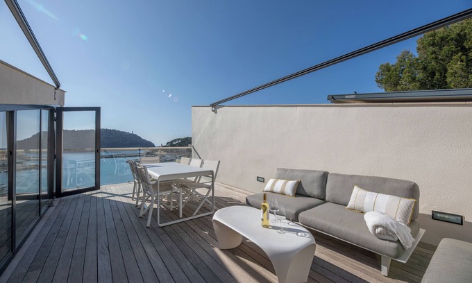 Puerto de Soller House | Modern townhouse with fantastic views of the Port of Sóller.