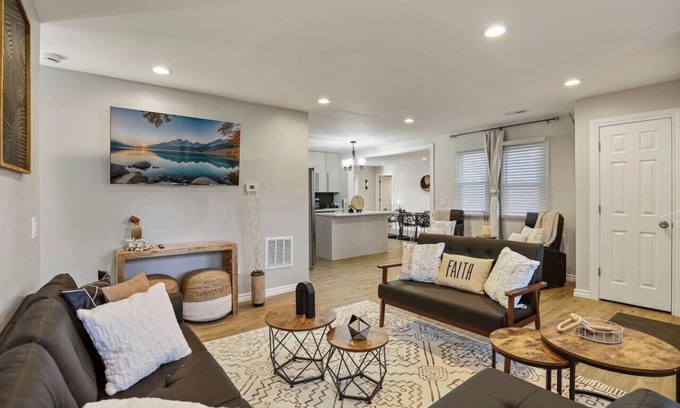 Fox Valley House | Modern Tranquil Boho Getaway in Glen Ellyn