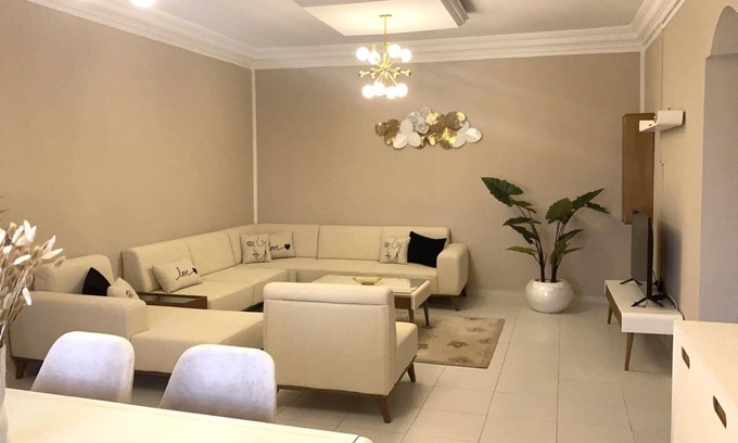 Shaline Apartment | Modern Two Bedroom Apartment, 5 minutes from the Golden beach and Hotels