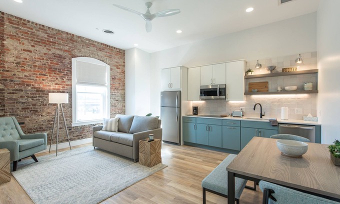 Knoxville Apartment | Modern urban flat sleeps 4. Quiet and walkable close to restaurants and bars.