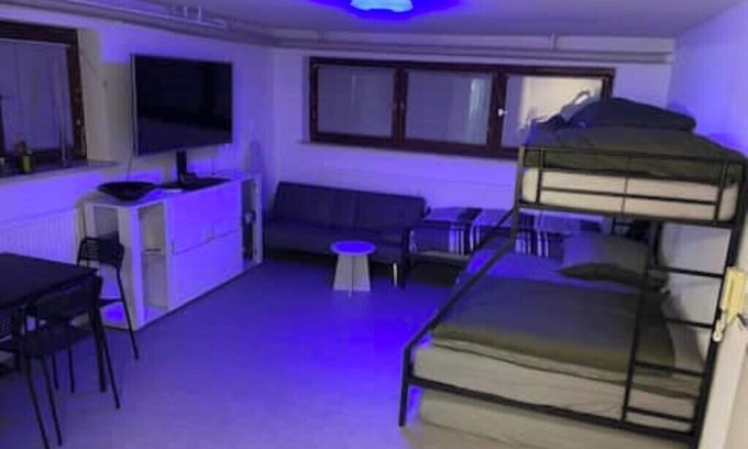 Magstadt Apartment | Modern Urban Studio Apartment S-bahn 27qm for 6 Near Mercedes Benz Sindelfingen