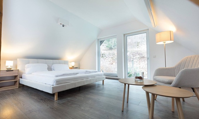 Lauscha Apartment | Modern vacation apartment in Lauscha, near Rennsteig and the Silbersattel ski arena.
